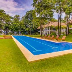 Condo-hotel Pavones Point