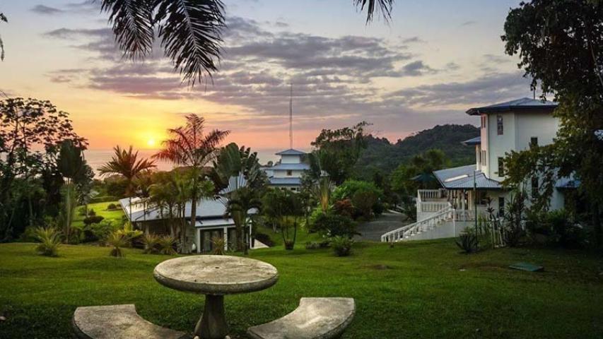 Cristal Ballena Boutique Hotel y Spa