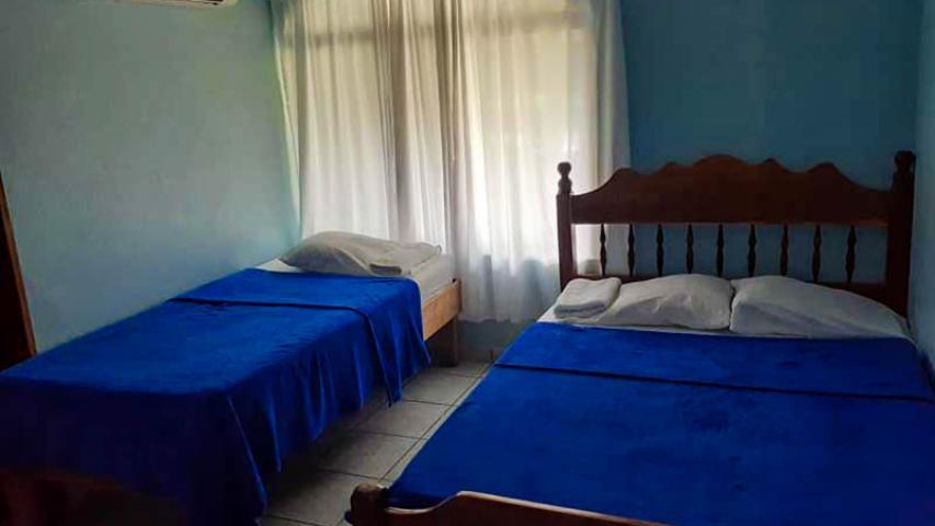 Cabinas y Restaurante Los Loritos