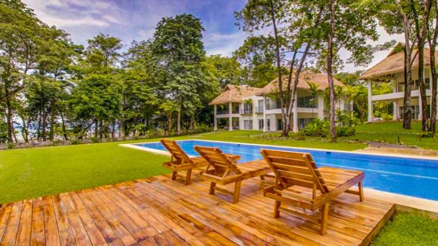 Condo-hotel Pavones Point