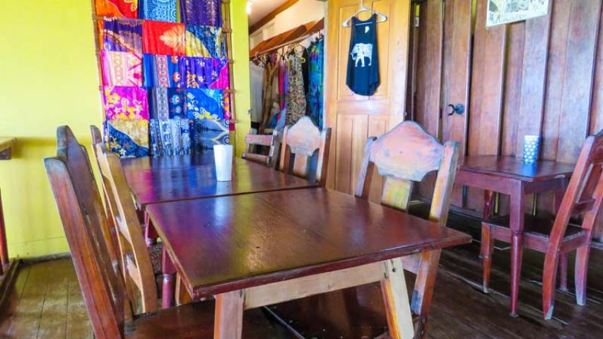 Bar Restaurante y Cabinas Sol y Mar