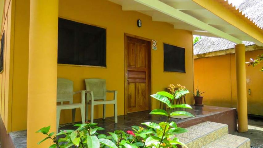 Bar Restaurante y Cabinas Sol y Mar