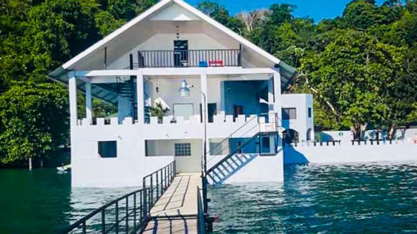 Vista Castillo Hotel