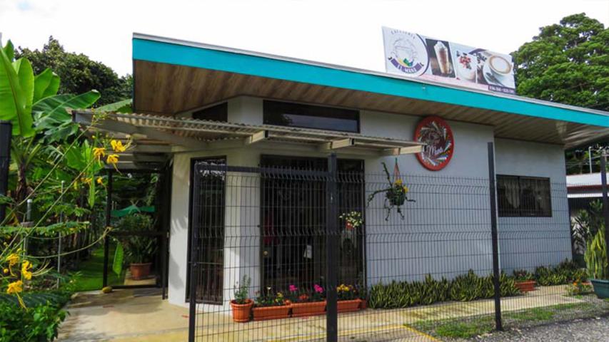 Cafetería Típica El Maná