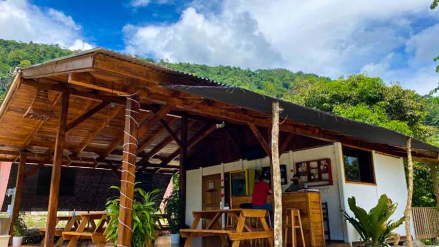 Bar y Restaurante Sabor Tico