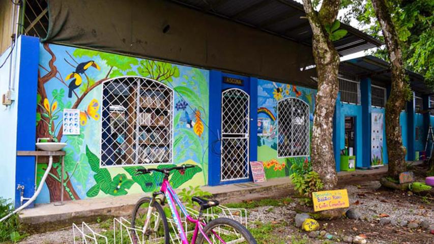 Centro comunitario y Biblioteca Púbica Puerto Jiménez