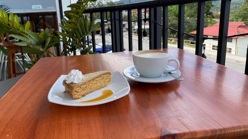 CAFETERÍA Y CREPERÍA LE CREPES